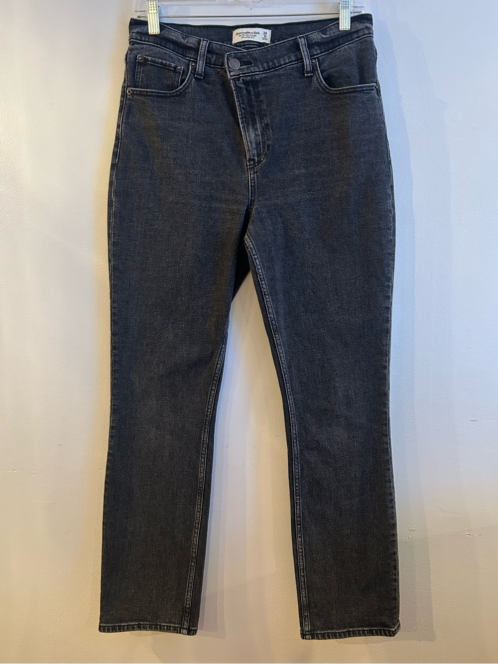 Abercrombie & Fitch Asymmetrical The 90’s slim straight ultra high rise edgy